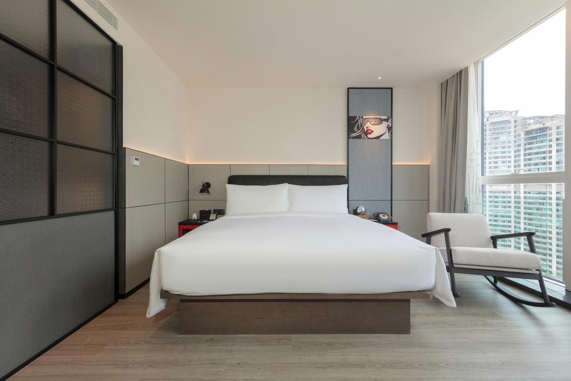 Moxy Chongqing Hotel Exterior photo