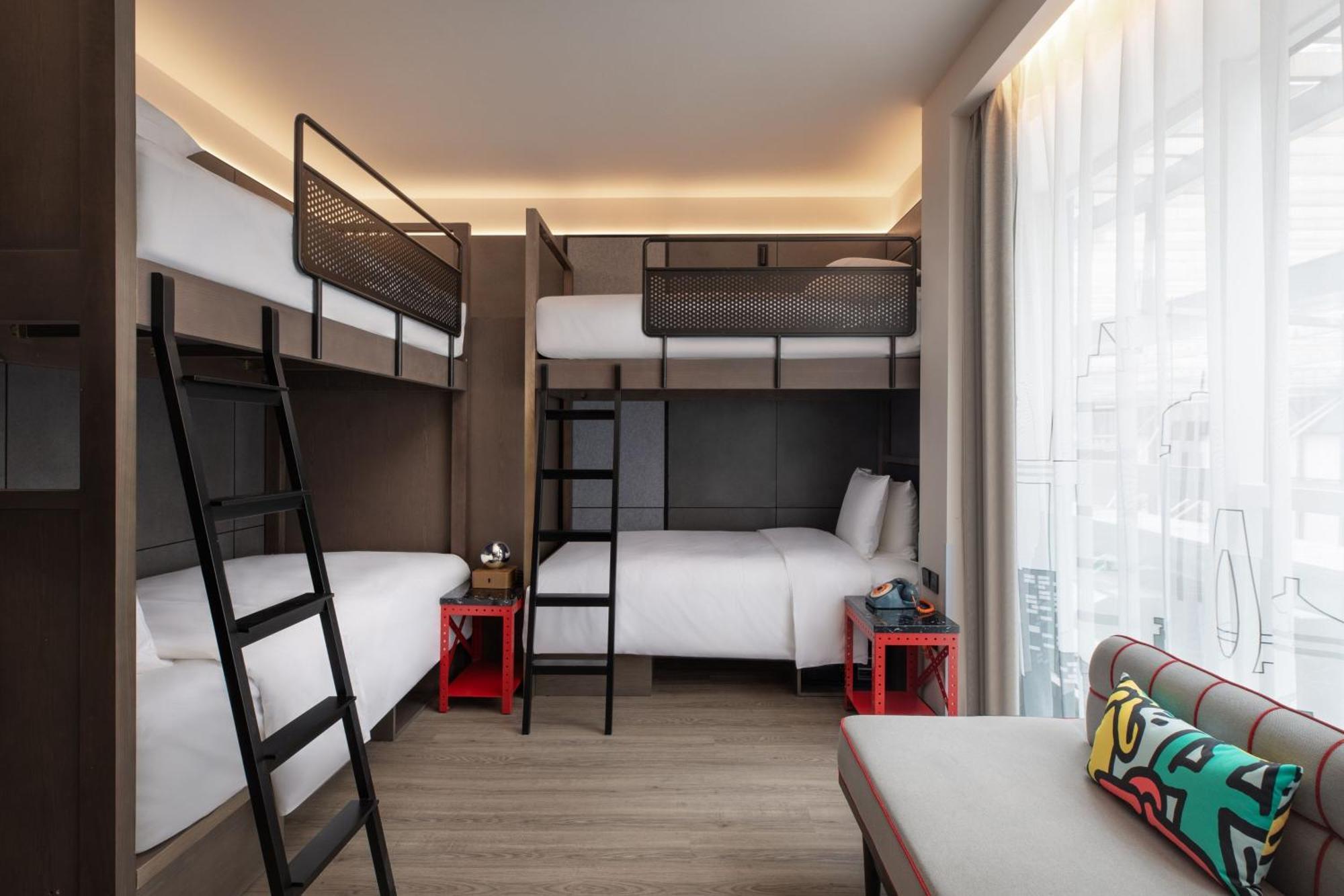 Moxy Chongqing Hotel Exterior photo