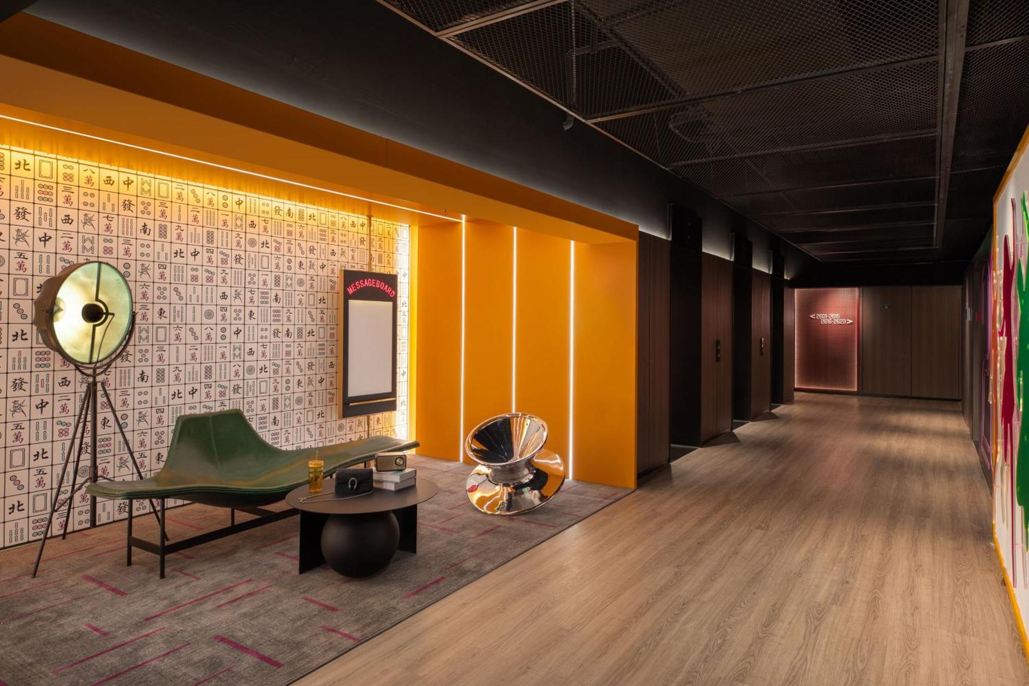 Moxy Chongqing Hotel Exterior photo